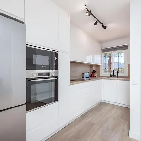 Renovated Townhouse Walk To And Golf Rdr417 *