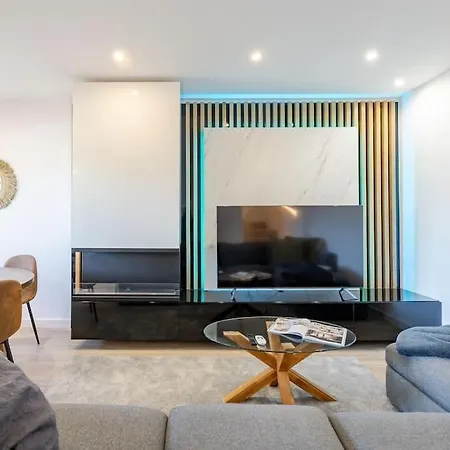 Renovated Townhouse Walk To And Golf Rdr417 *